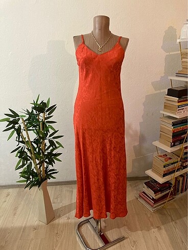 Ceeam rouge elbise