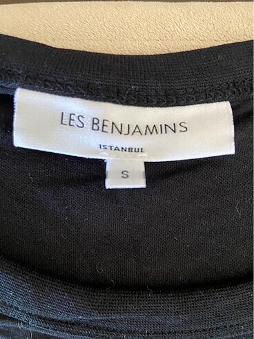 s Beden Orjinal Les Benjamins unisex siyah baskılı tişört
