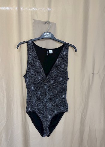m Beden H&M Simli Siyah-Beyaz Desenli Body M Beden