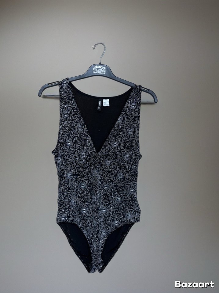 H&M Simli Siyah-Beyaz Desenli Body  M Beden - Görsel 2