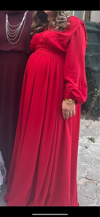 Diğer Kırmızı şifon hamile elbisesi