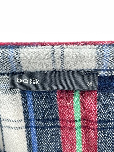 38 Beden çeşitli Renk Batik Gömlek %70 İndirimli.
