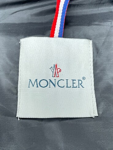 s Beden siyah Renk Moncler Mont %70 İndirimli.
