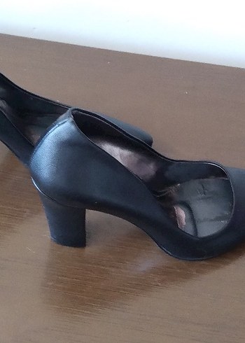 38 Beden Hakiki deri Siyah Parlak Vintage Blok Topuklu Stiletto