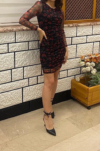 Çiçekli Elbise