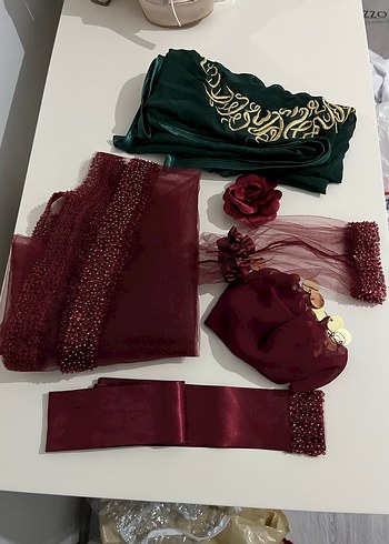 Henna Gelinlik Parlak Bordo Drapeeli Gelinlik Aksesuari