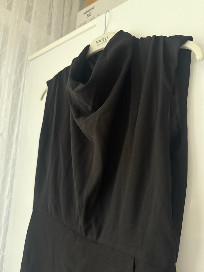 Siyah Kolsuz şortlu tulum - Görsel 5