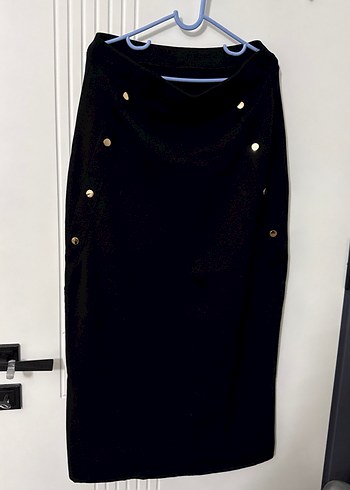 Düğmeli Siyah Midi Kadın Etek - Görsel 4