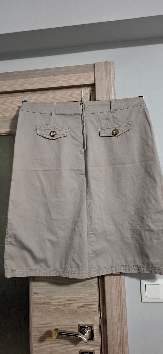 Düğmeli Bej Kadın Keten Bermuda Şort - Görsel 5