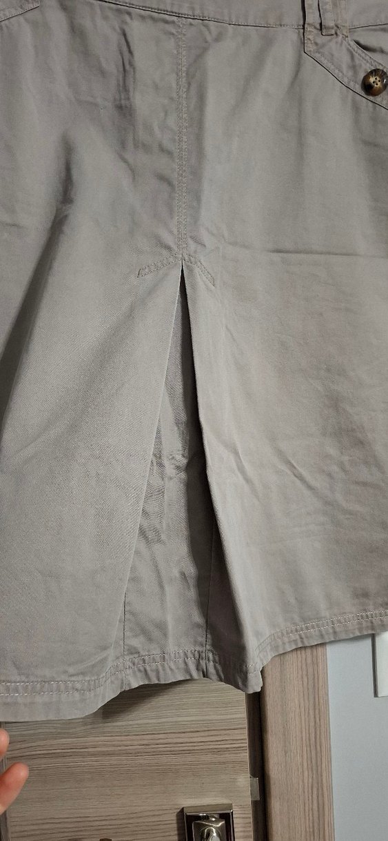 Düğmeli Bej Kadın Keten Bermuda Şort - Görsel 4