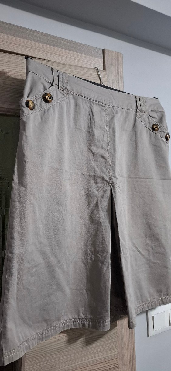 Düğmeli Bej Kadın Keten Bermuda Şort - Görsel 3