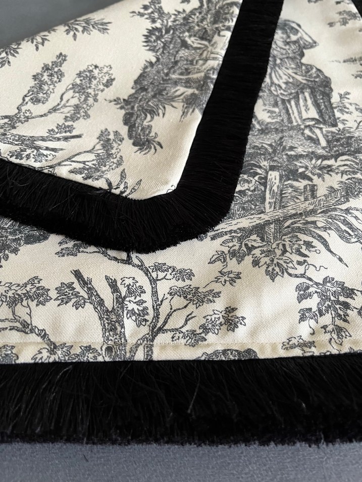 Klasik Desenli Gri Kırlent Kılıfı - Görsel 4