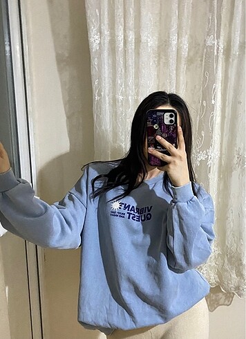 Sweatshirt