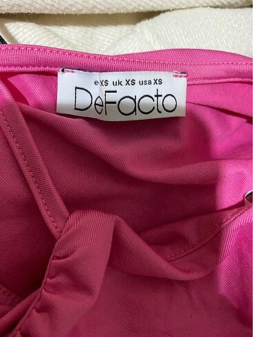 Defacto Defacto üst