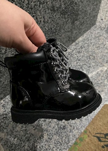 Zara Kız Çocuk Siyah Yılan Desenli Lastik Bot