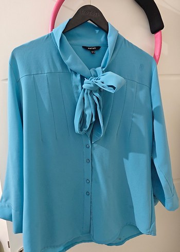 Mavi Saten Fiyonk Detaylı Kadın Gömlek - Görsel 2