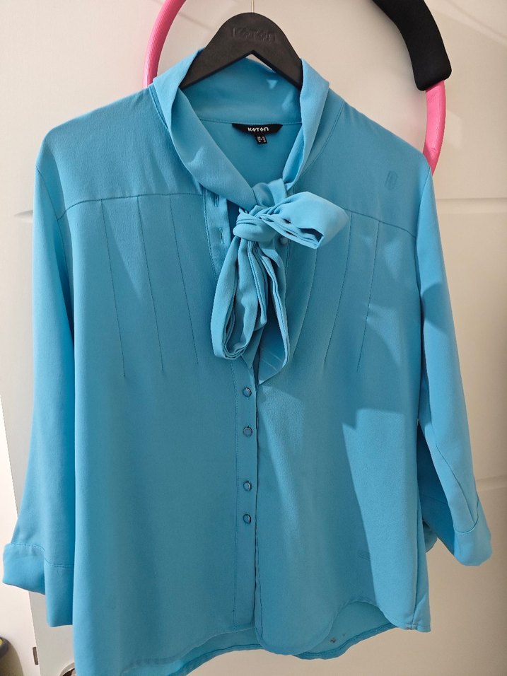 Mavi Saten Fiyonk Detaylı Kadın Gömlek - Görsel 2