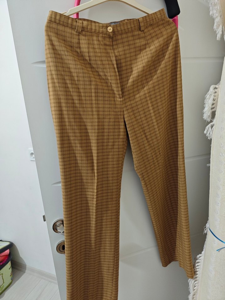 Düğmeli Bej Kadın Kumaş Pantolon - Görsel 2