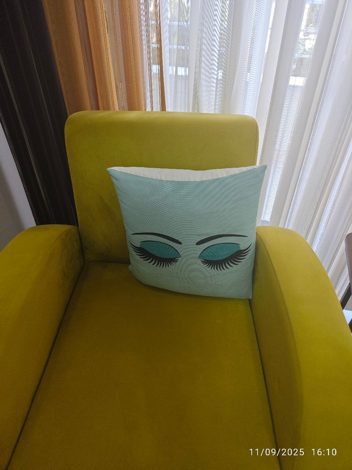 Renkli Pop Kültür Baskılı Dekoratif Yastık Kılıfı - Görsel 3