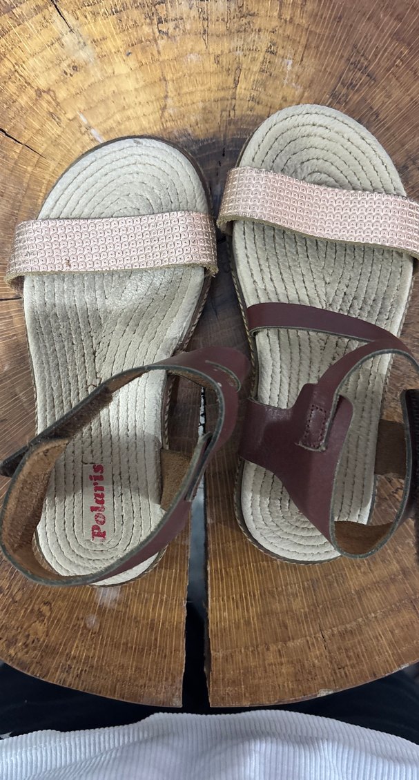 Kahverengi Deri Toka Detaylı kız çocuk Sandalet - Görsel 2