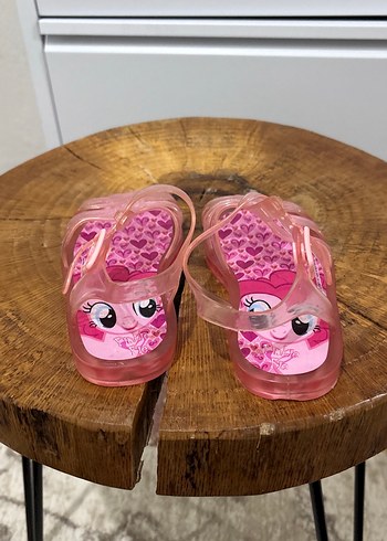 Kızlar için Pembe Şeffaf Tokalı Sandalet - Görsel 4