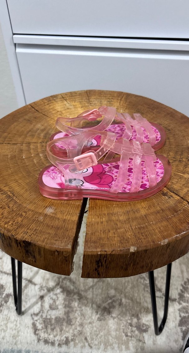 Kızlar için Pembe Şeffaf Tokalı Sandalet - Görsel 3