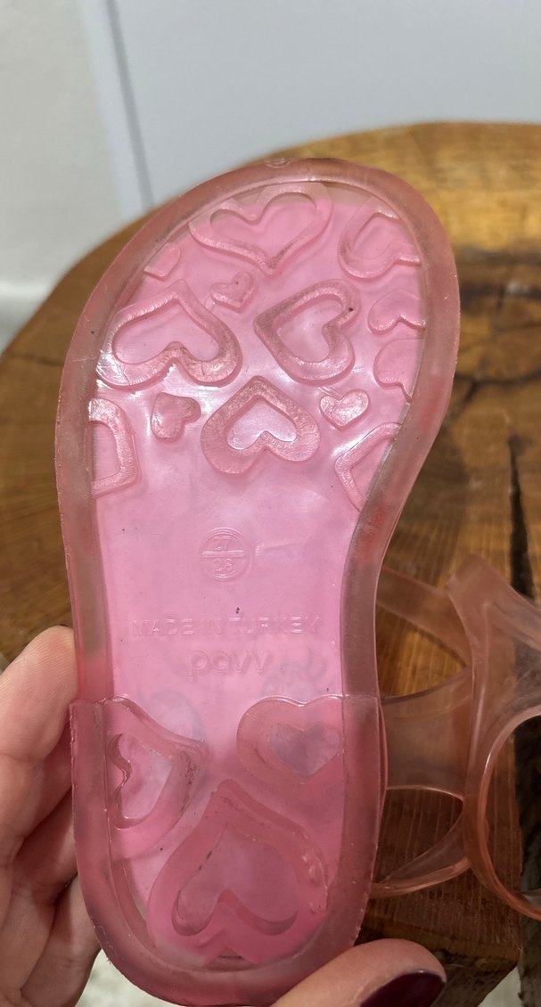 Kızlar için Pembe Şeffaf Tokalı Sandalet - Görsel 5