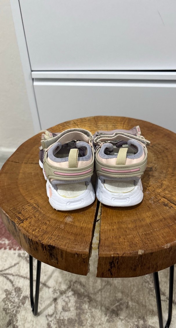 Kız Çocuk Bej Cırt Cırtlı Terlik - Görsel 3