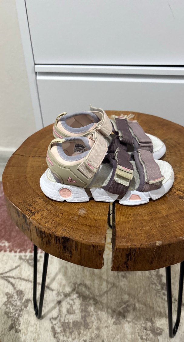 Kız Çocuk Bej Cırt Cırtlı Terlik - Görsel 2