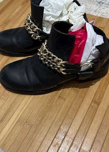 Zincir Detaylı Siyah Biker Deri Bot - Görsel 4