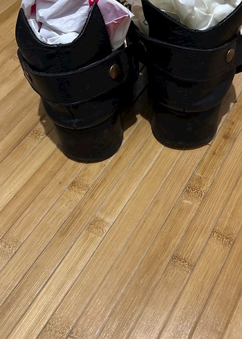 Zincir Detaylı Siyah Biker Deri Bot - Görsel 3