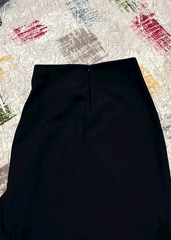 Kemer Detaylı Siyah Midi Etek - Görsel 2