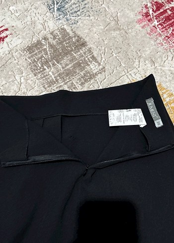 Kemer Detaylı Siyah Midi Etek - Görsel 3