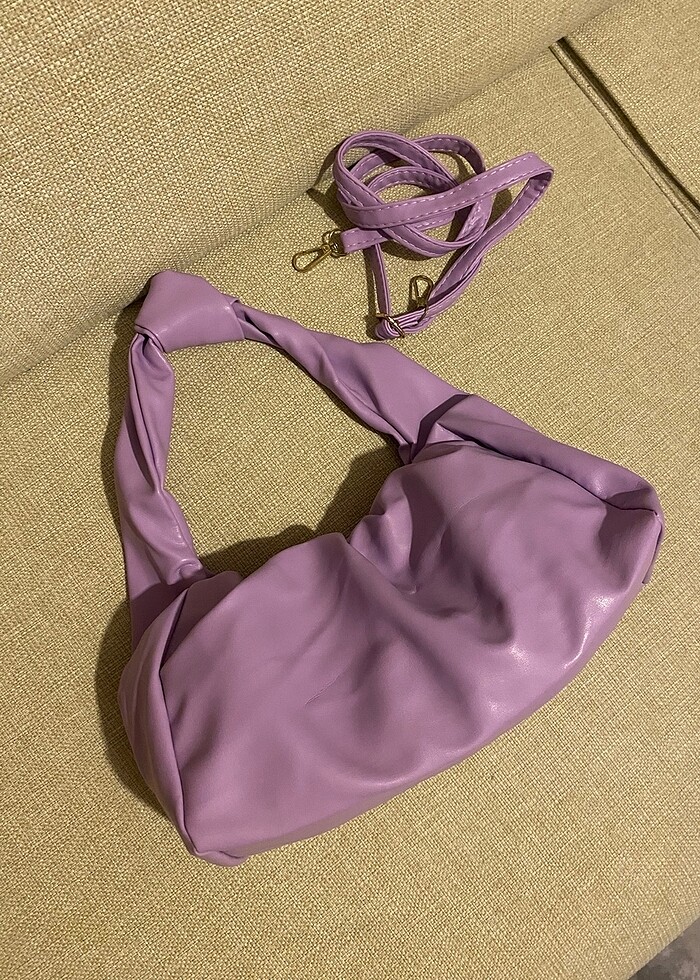 Yumuşak deri kadın çantası - Görsel 3