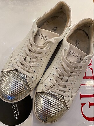 Guess Guess beyaz spor ayakkabi