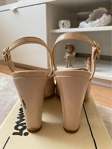 39 Beden Krem Bambi Topuklu Ayakkabı