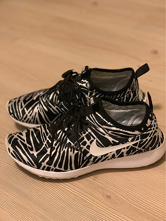 39 Beden siyah Renk Nike spor ayakkabı