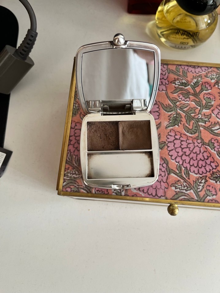 Benefit göz farı - Görsel 3