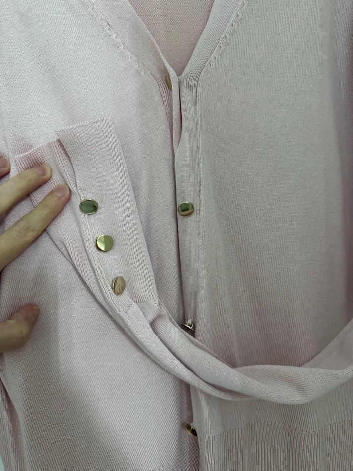 Düğmeli V Yakalı Bej İnce Triko Hırka - Görsel 3