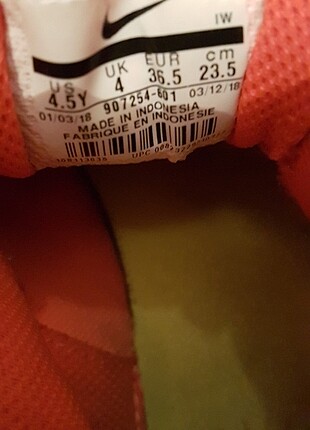 36,5 Beden kırmızı Renk Orijinal nike spor ayakkabı