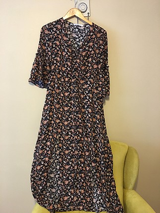 Zara elbise 38 beden etek kısımları yırtmaçlı 1 kez giyildi 