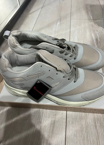 Gri Bağcıklı Kadın Spor Ayakkabı - Görsel 2