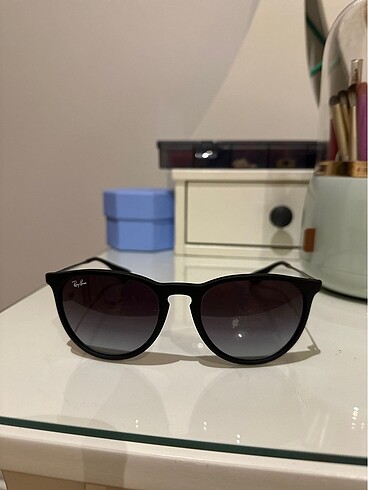Rayban Erika model güneş gözlüğü