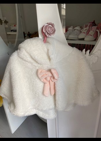 Kız Çocuk Beyaz Kürklü Bolero - Görsel 2