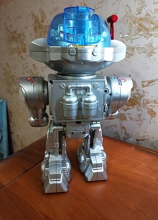 Robot oyuncak 