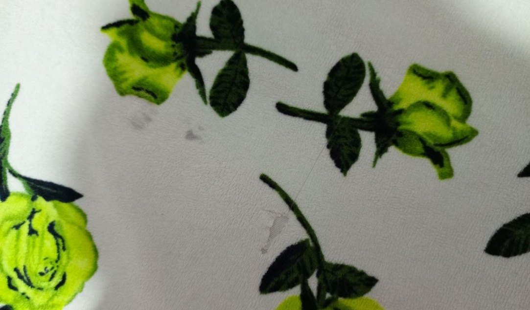 Renkli Çiçekli kadife kumaştan yastık kilifi - Görsel 3