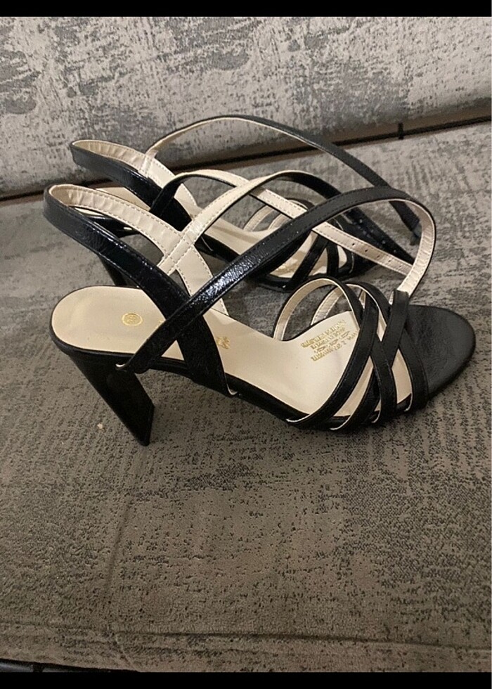 Topuklu ayakkabı - Görsel 4