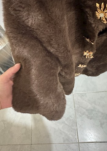 Kahverengi Kısa Kürklü Kadın Hırka - Görsel 3
