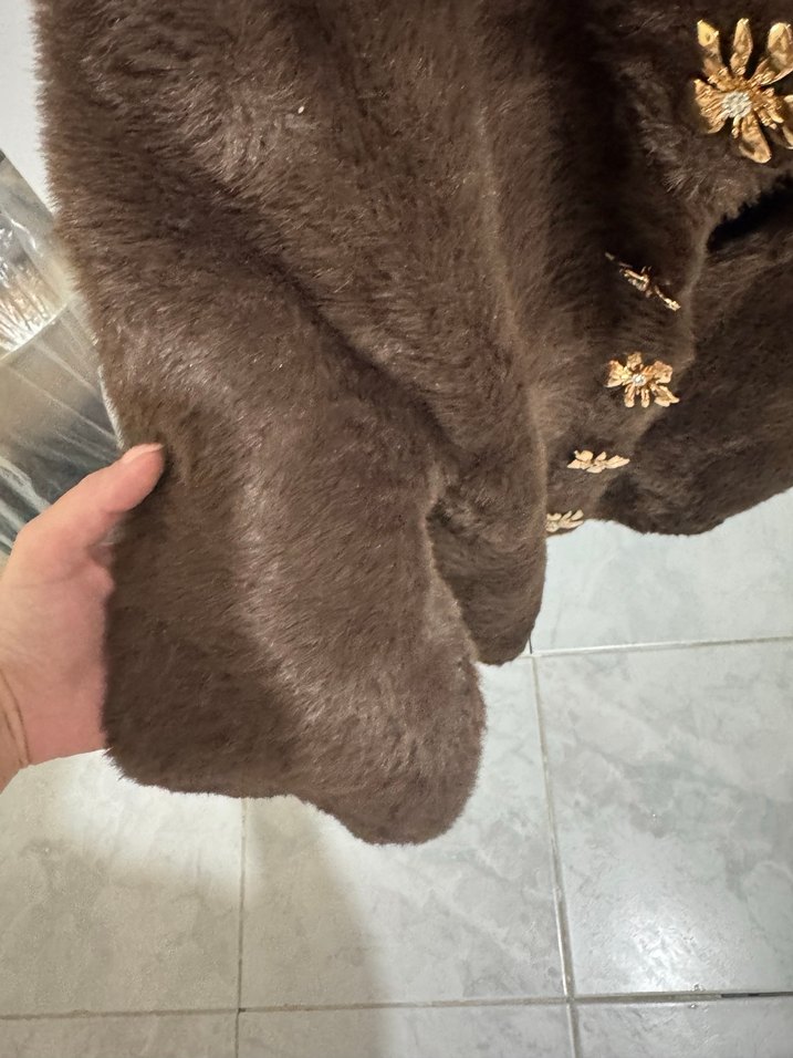 Kahverengi Kısa Kürklü Kadın Hırka - Görsel 3