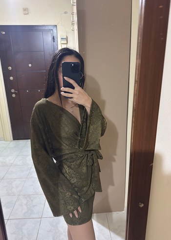 Altın Rengi Yılan Desenli Midi Kadın Elbise - Görsel 3